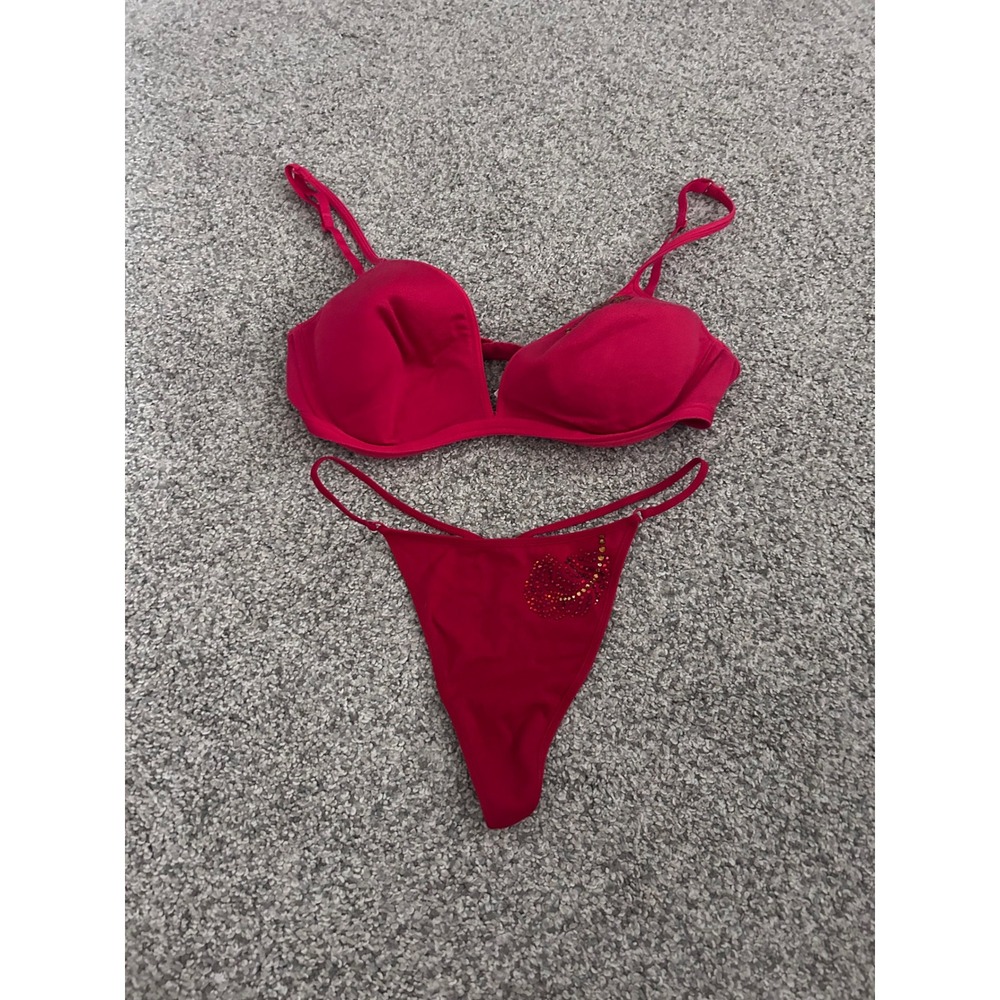 Victorias Secret Red Rhinestone Lip Bra 36B and V-String lingerie Small Set